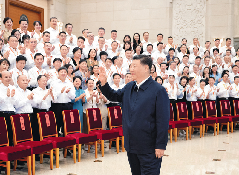 2024年9月9日,党和国家领导人习近平、李强、蔡奇、丁薛祥等在北京接见参加庆祝第四十个教师节暨全国教育系统先进集体和先进个人表彰活动代表。新华社记者 李涛 摄